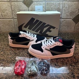 Jordan Low 1 Travis Scott Olives Size 12 men’s